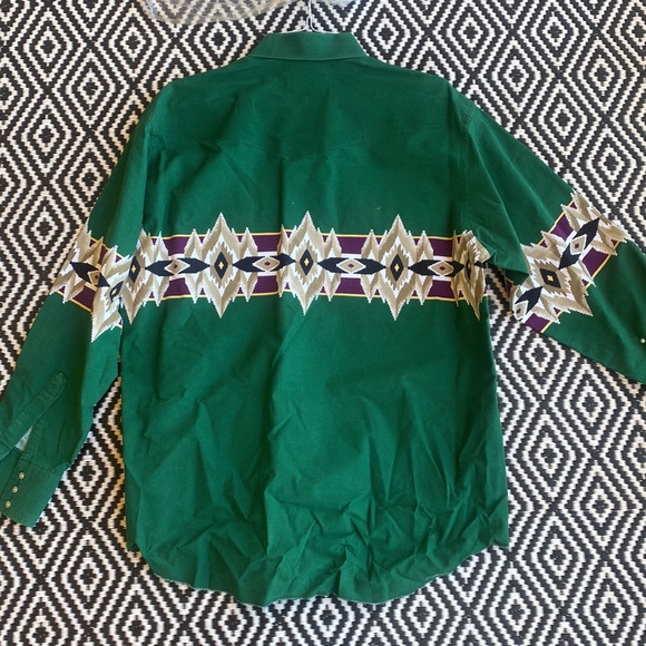 Vintage pearl snap wrangler shirt. Very good condition and good upkeep. - Picture 3 of 3